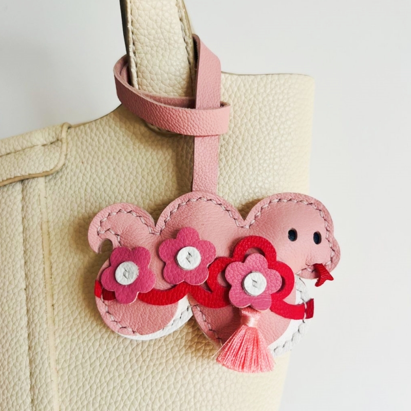 Pendentif serpent en cuir véri - Car Accessories Xmas Gifts avis et prix